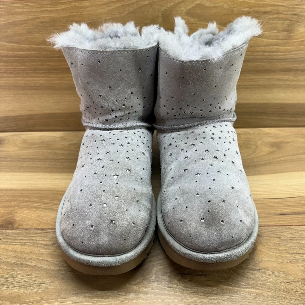 UGG Stargirl Bailey Short Boots Womens 7 Gray Suede Shearling Fur Lined